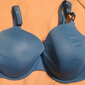 Victoria Secrets Bra ( NWOT )